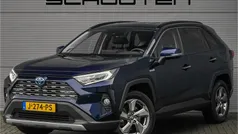 Blauw (metallic) Gebruikt 2020 Toyota RAV4 Executive SUV | € 31.900 (Eerlijke prijs)