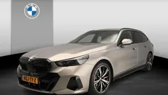 Gebruikt 2025 BMW 520 Comfort Edition Stationwagen | € 79.900 (Eerlijke prijs)
