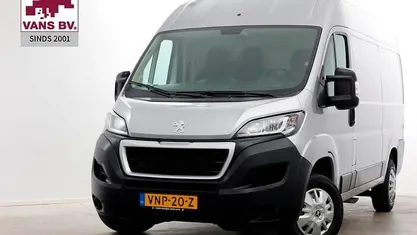Grijs Gebruikt 2022 Peugeot Boxer Premium Van | € 18.950 (Eerlijke prijs)
