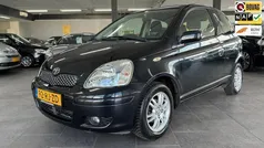 Zwart Gebruikt 2005 Toyota Yaris Hatchback | € 2.450 (Eerlijke prijs)