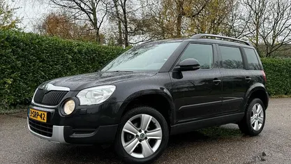 Zwart (metallic) Gebruikt 2014 Skoda Yeti SUV | € 7.740 (Eerlijke prijs)