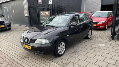 Zwart Occasion 2003 Seat Cordoba Sedan | € 1.499 (Eerlijke prijs)