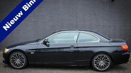 Zwart Gebruikt 2010 BMW 325 Cabriolet Executive Cabriolet | € 12.950 (Eerlijke prijs)