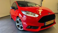 Rood Gebruikt 2015 Ford Fiesta ST Hatchback | € 13.699 (Eerlijke prijs)