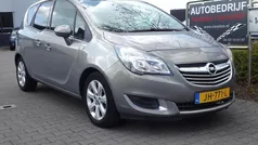 Grijs, metallic lak Gebruikt 2015 Opel Meriva Cosmo MPV | € 6.950 (Goede deal)