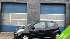 Zwart Gebruikt 2014 Peugeot 107 Active Hatchback | € 4.795 (Eerlijke prijs)