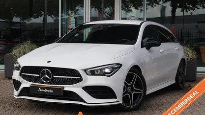 Wit Gebruikt 2021 Mercedes CLA180 Shooting Brake AMG line Stationwagen | € 24.700 (Eerlijke prijs)
