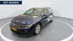 Blauw Gebruikt 2023 VW Golf VIII Life Stationwagen | € 20.840 (Goede deal)