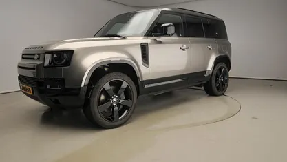 Grijs Occasion 2024 Land Rover Defender HSE Dynamic SUV | € 89.900 (Eerlijke prijs)