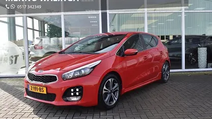 Occasion Kia Ceed Air 120 PK (88 kW) 2015 Rood Hatchback
