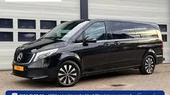Zwart (metallic) Gebruikt 2022 Mercedes EQV300 Van | € 47.900 (Eerlijke prijs)