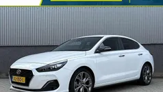 Wit Gebruikt 2019 Hyundai i30 Premium Hatchback | € 17.740 (Eerlijke prijs)