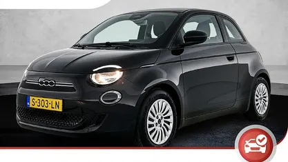 Zwart Gebruikt 2023 Fiat 500e Urban Hatchback | € 17.425 (Eerlijke prijs)