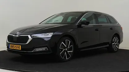 Zwart Gebruikt 2021 Skoda Octavia Business Line Stationwagen | € 21.925 (Goede deal)