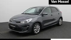 Grijs Gebruikt 2022 Kia Rio Hatchback | € 15.400 (Eerlijke prijs)