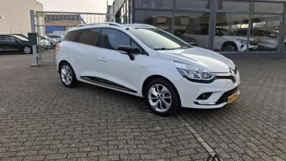 Wit Occasion 2017 Renault Clio GrandTour LIMITED Stationwagen | € 7.750 (Eerlijke prijs)