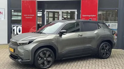 Nieuw Toyota Urban Cruiser Executive 11 kW (15 PK) 2026 Groen SUV