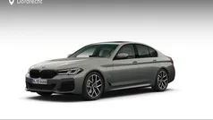 Grijs Gebruikt 2021 BMW 520 Executive Sedan | € 41.895 (Eerlijke prijs)