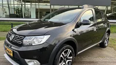 Zwart Gebruikt 2018 Dacia Sandero Lauréate Hatchback | € 11.950 (Eerlijke prijs)