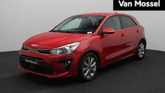 Rood Gebruikt 2022 Kia Rio Hatchback | € 15.400 (Eerlijke prijs)