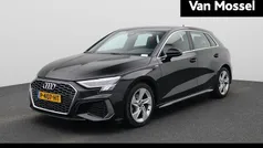 Zwart Gebruikt 2022 Audi A3 Sportback Design Hatchback | € 27.900 (Eerlijke prijs)