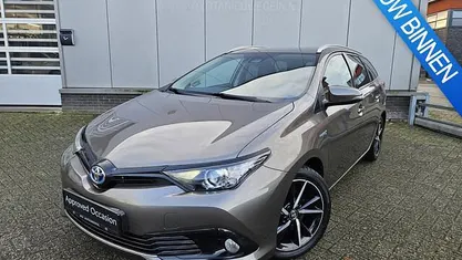 Bruin Occasion 2019 Toyota Auris Touring Sports Plus Stationwagen | € 17.750 (Eerlijke prijs)