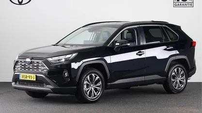 Zwart Gebruikt 2023 Toyota RAV4 Hybrid Executive SUV | € 43.900 (Eerlijke prijs)