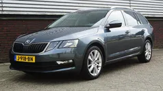 Grijs Gebruikt 2020 Skoda Octavia Business Line Stationwagen | € 19.450 (Goede deal)
