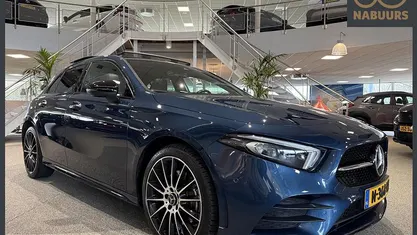 Blauw Occasion 2022 Mercedes A250 AMG Hatchback | € 29.900 (Eerlijke prijs)