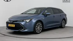 Denim blue metallic (blauw metallic) Gebruikt 2020 Toyota Corolla Stationwagen | € 19.945 (Eerlijke prijs)