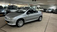 Gebruikt 2004 Peugeot 206 CC Cabriolet | € 1.750 (Eerlijke prijs)