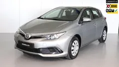 Grijs (metallic) Gebruikt 2016 Toyota Auris Hatchback | € 11.250 (Eerlijke prijs)