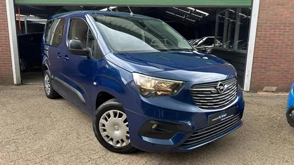 Blauw Occasion 2021 Opel Combo MPV | € 17.995 (Eerlijke prijs)