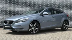 Blauw Gebruikt 2018 Volvo V40 Kinetic Stationwagen | € 17.694 (Super prijs)