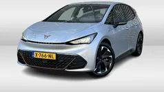 Grijs Gebruikt 2024 Cupra Born Hatchback | € 29.750 (Eerlijke prijs)