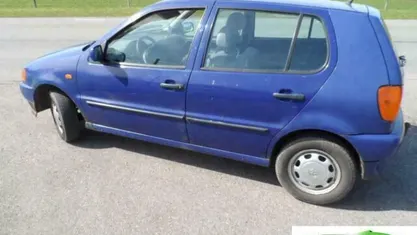 Blauw Gebruikt 1995 VW Polo Hatchback | € 650