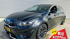 Zwart, metallic lak Gebruikt 2023 Kia ProCeed GT-Line Hatchback | € 30.900 (Eerlijke prijs)