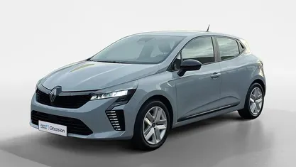 Gebruikt 2024 Renault Clio V Evolution Hatchback | € 22.825 (Eerlijke prijs)