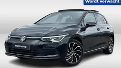 Zwart Gebruikt 2023 VW Golf VIII Style Hatchback | € 28.950 (Eerlijke prijs)