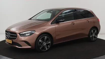 Beige Gebruikt 2022 Mercedes E250 Urban MPV | € 22.900 (Eerlijke prijs)