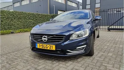 Blauw Gebruikt 2013 Volvo V60 Stationwagen | € 7.450 (Eerlijke prijs)