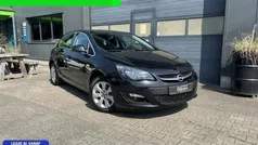Zwart Gebruikt 2015 Opel Astra Hatchback | € 8.500 (Goede deal)