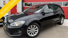 Zwart, metallic lak Gebruikt 2015 VW Golf VII Comfortline Hatchback | € 8.444 (Eerlijke prijs)