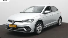 Grijs Gebruikt 2022 VW Polo Style Hatchback | € 21.900 (Eerlijke prijs)