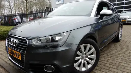 Grijs Occasion 2011 Audi A1 Attraction Hatchback | € 7.450 (Eerlijke prijs)