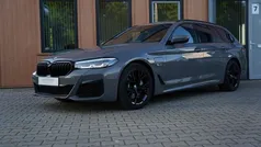 Grijs Gebruikt 2022 BMW 530e M Sport Stationwagen | € 43.950 (Eerlijke prijs)