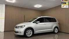 Grijs Gebruikt 2017 VW Touran Comfortline MPV | € 12.975 (Eerlijke prijs)
