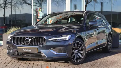 Occasion 2020 Volvo V60 Business Edition Stationwagen | € 26.900 (Super prijs)