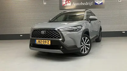 Grijs Gebruikt 2024 Toyota Corolla Cross Style SUV | € 36.400 (Eerlijke prijs)