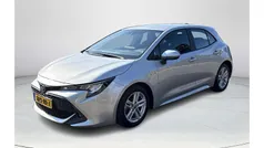 Grijs Gebruikt 2022 Toyota Corolla Hybrid Hatchback | € 22.880 (Eerlijke prijs)